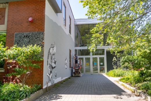 Photograph of the entrance to Hyde Park Art Center.