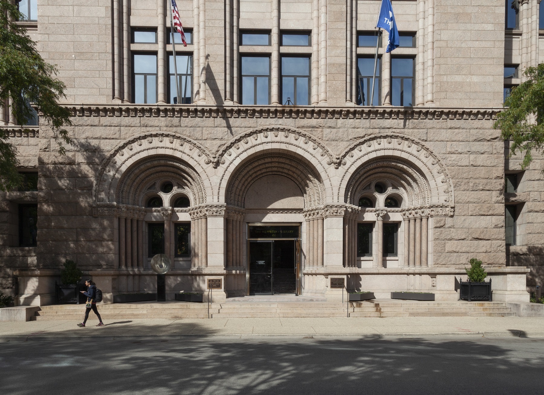Photograph of the exterior of the Newberry Library in Chicago 